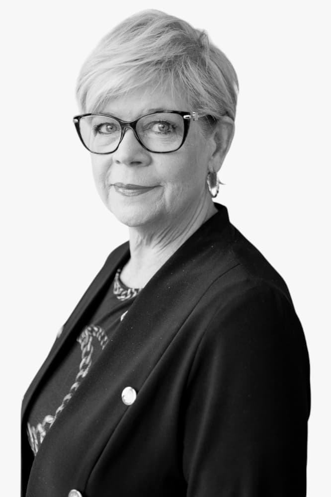Ms. Maria Fraser
